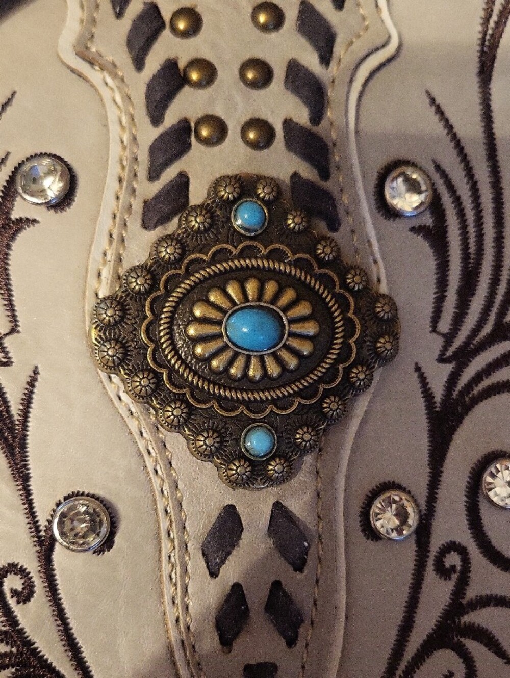 Embellished Taupe Fringe Crossbody Bag with Turquoise Concho NWT - Picture 12 of 15